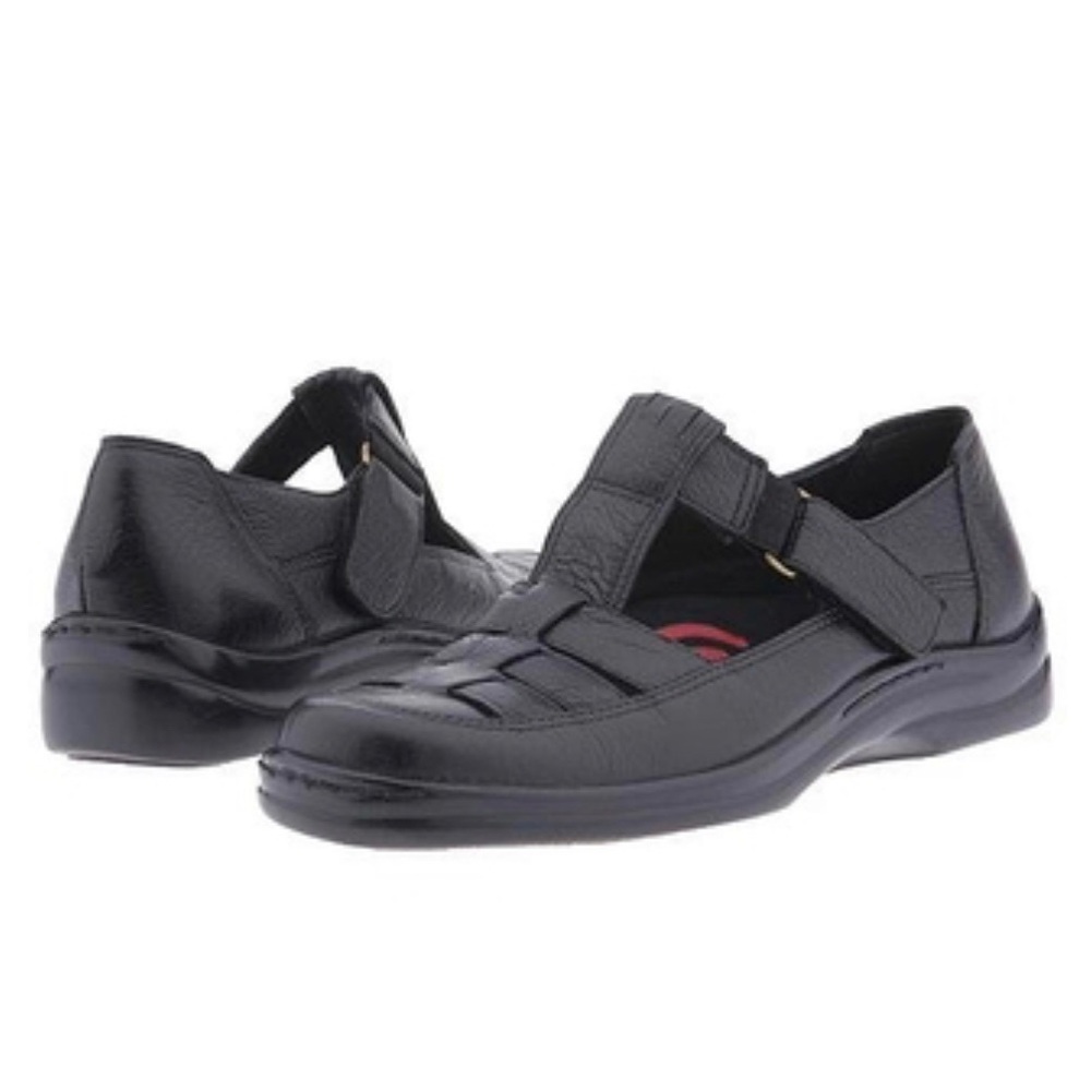 Naturalizer Black Leather Flats